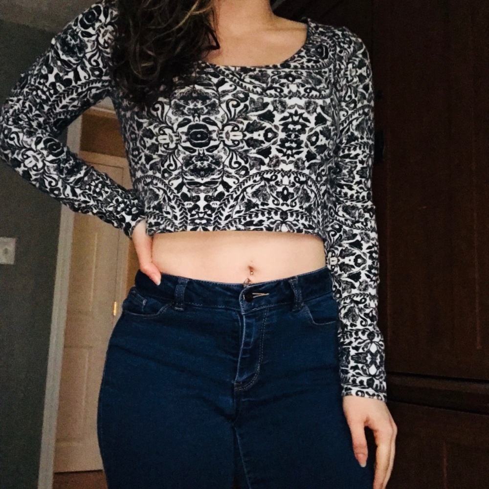 Arden B Long Sleeve Crop Top